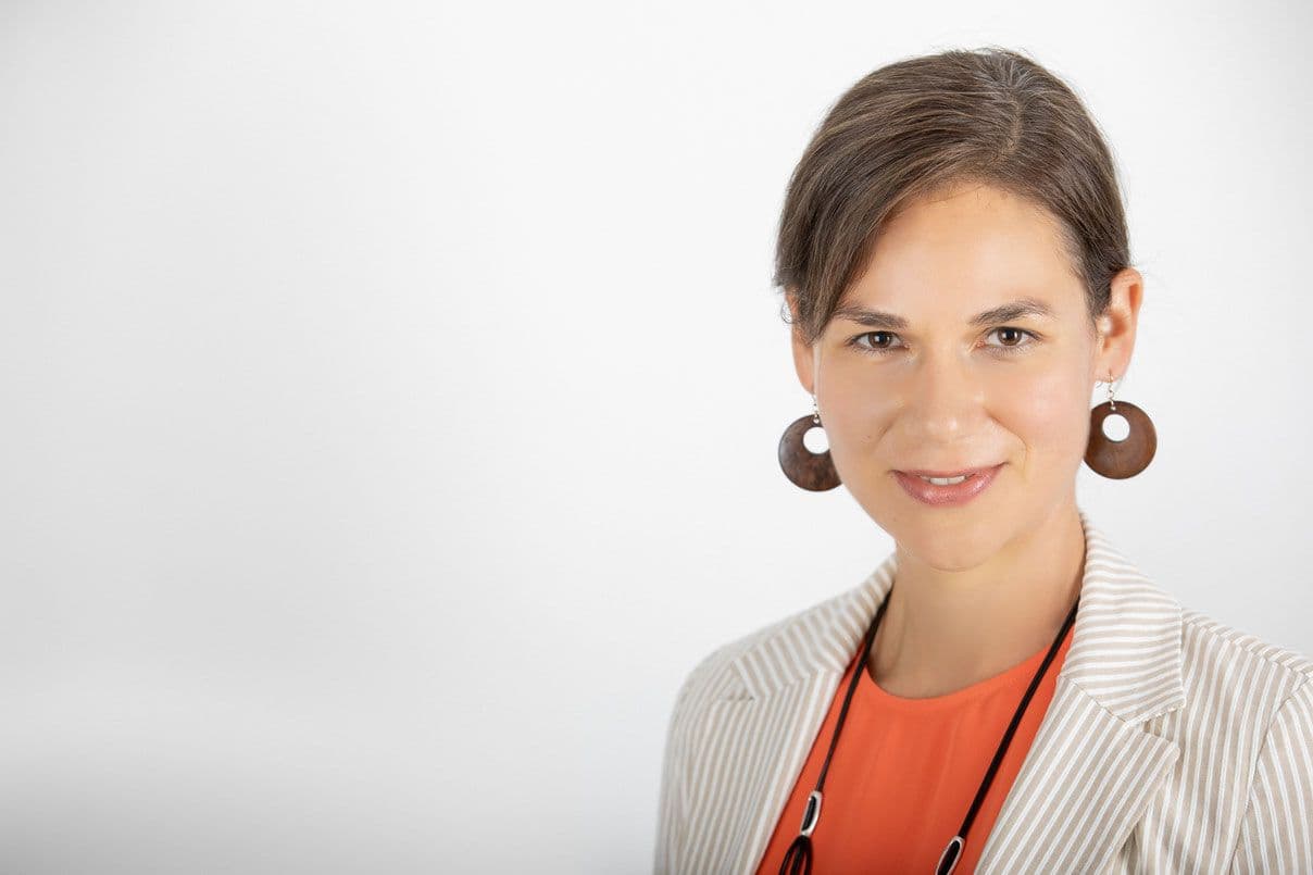 Psychotherapeutin Teresa Hauck-Mulaibisevic, Bild: Gerry Buchinger Portrait von Psychotherapeutin Teresa Hauck-Mulaibisevic